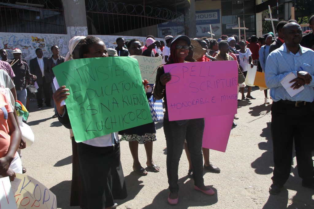 Christians demonstrate against National Pledge