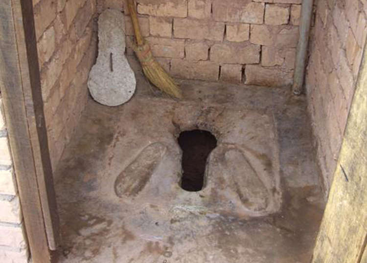 Woman throws baby into toilet