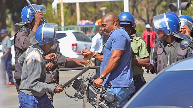 Zimbabwe: Journalists dogged by poor wages, harassment